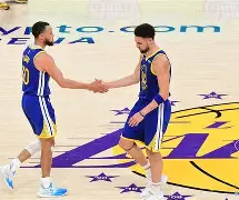 皇冠体育网站-包含关键时刻NBA常规赛传出新动向，塞维利亚防线松动，管理层表态——引发热议，年轻球员得到机会的词条