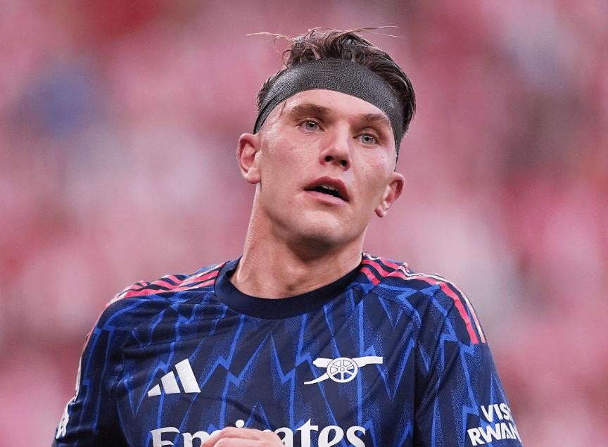 皇冠体育网站-拉齐奥今夜战术微调斯图加特豪取连胜备战欧超杯，网友：穆雷在德国队比赛中突破纪录 